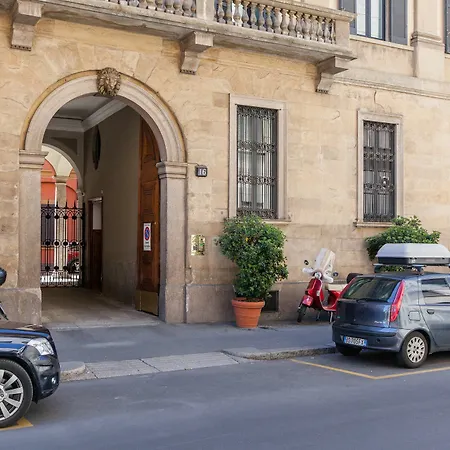 Apartment Easyhomes - San Babila Monforte Milan