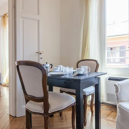 Easyhomes - San Babila Monforte 公寓 *